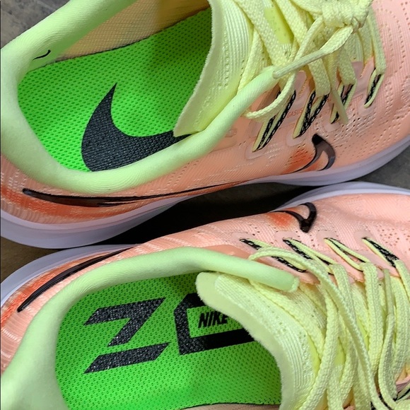 NIKE W AIR ZOOM PEGASUS 36 PRM RISE - Picture 13 of 16